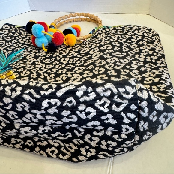 American & Beyond Leopard Cheetah Beaded Pineapple Cane Handles Tote Bag - Picture 4 of 16